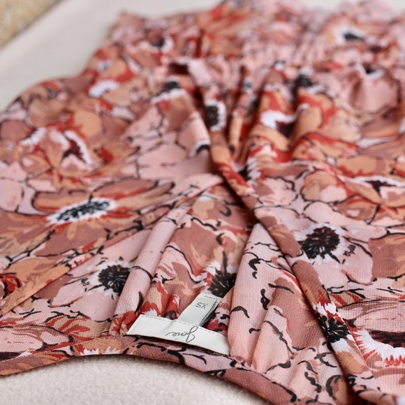 Joie Floral Silk Blouse - Picture 6 of 8